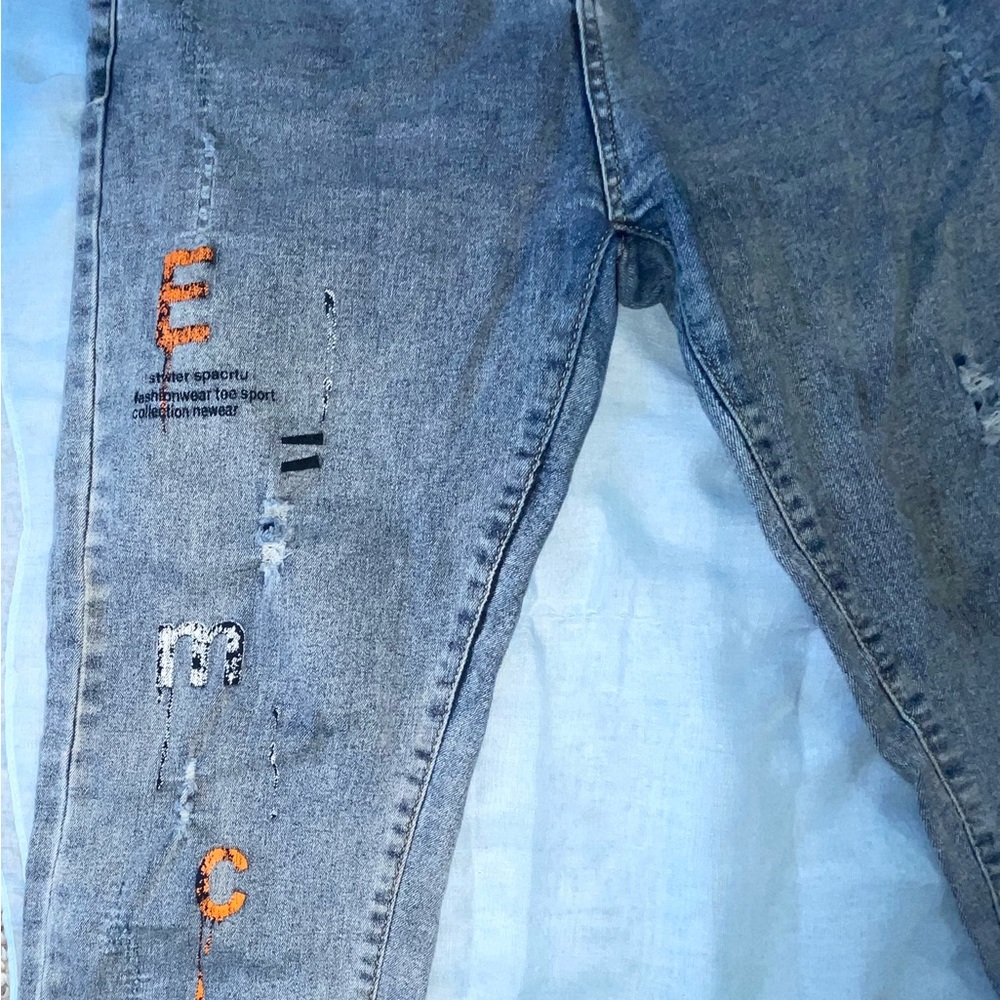 Ankle cut slim fit jeans